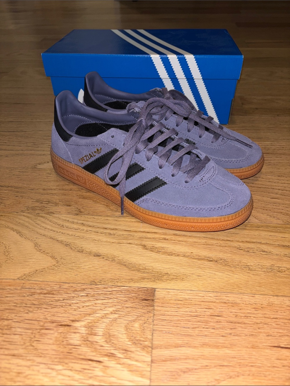 Girls Adidas Handball Spezial Size 4 (*Will fit Women’s Size 5.5)